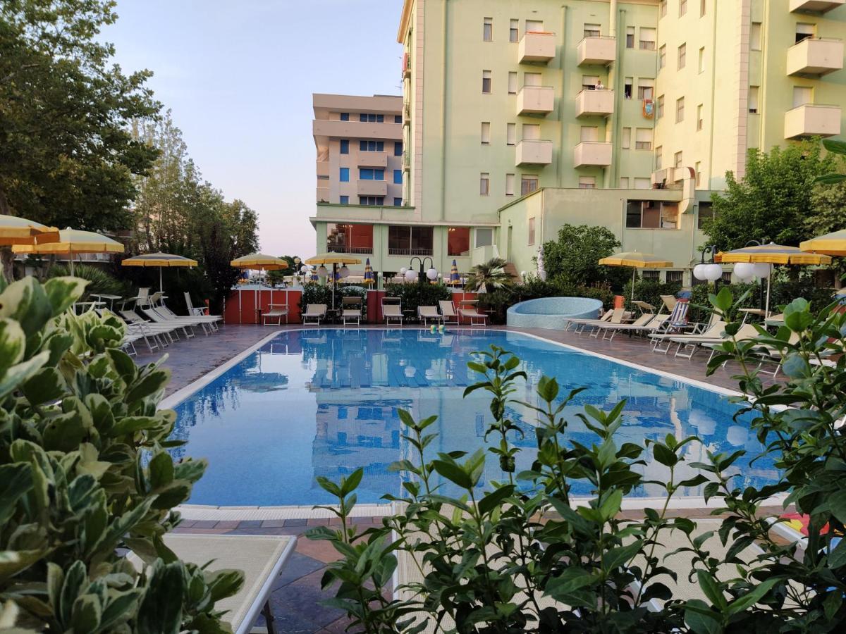 Hotel Prestigio Cesenatico Dış mekan fotoğraf