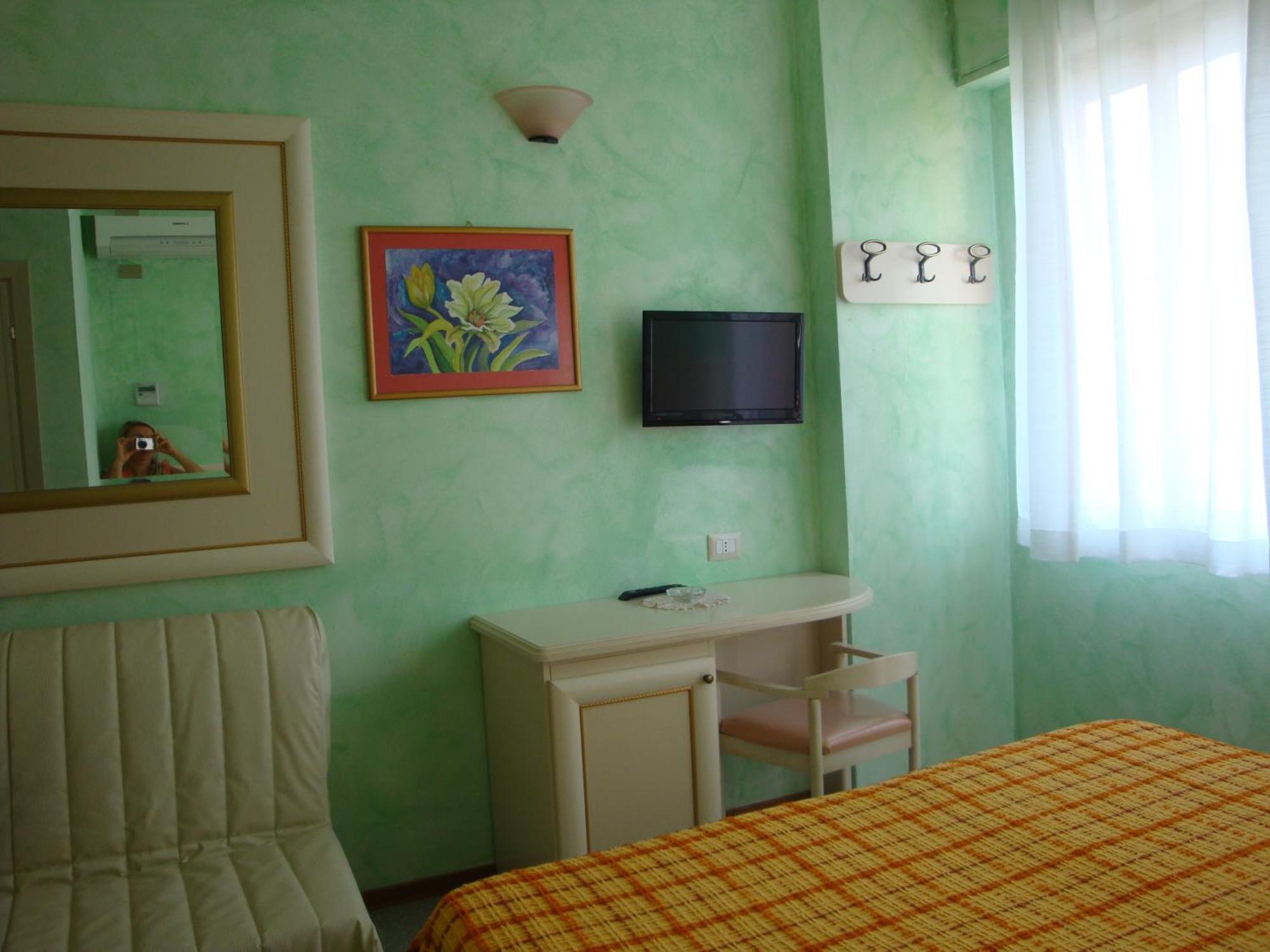Hotel Prestigio Cesenatico Oda fotoğraf