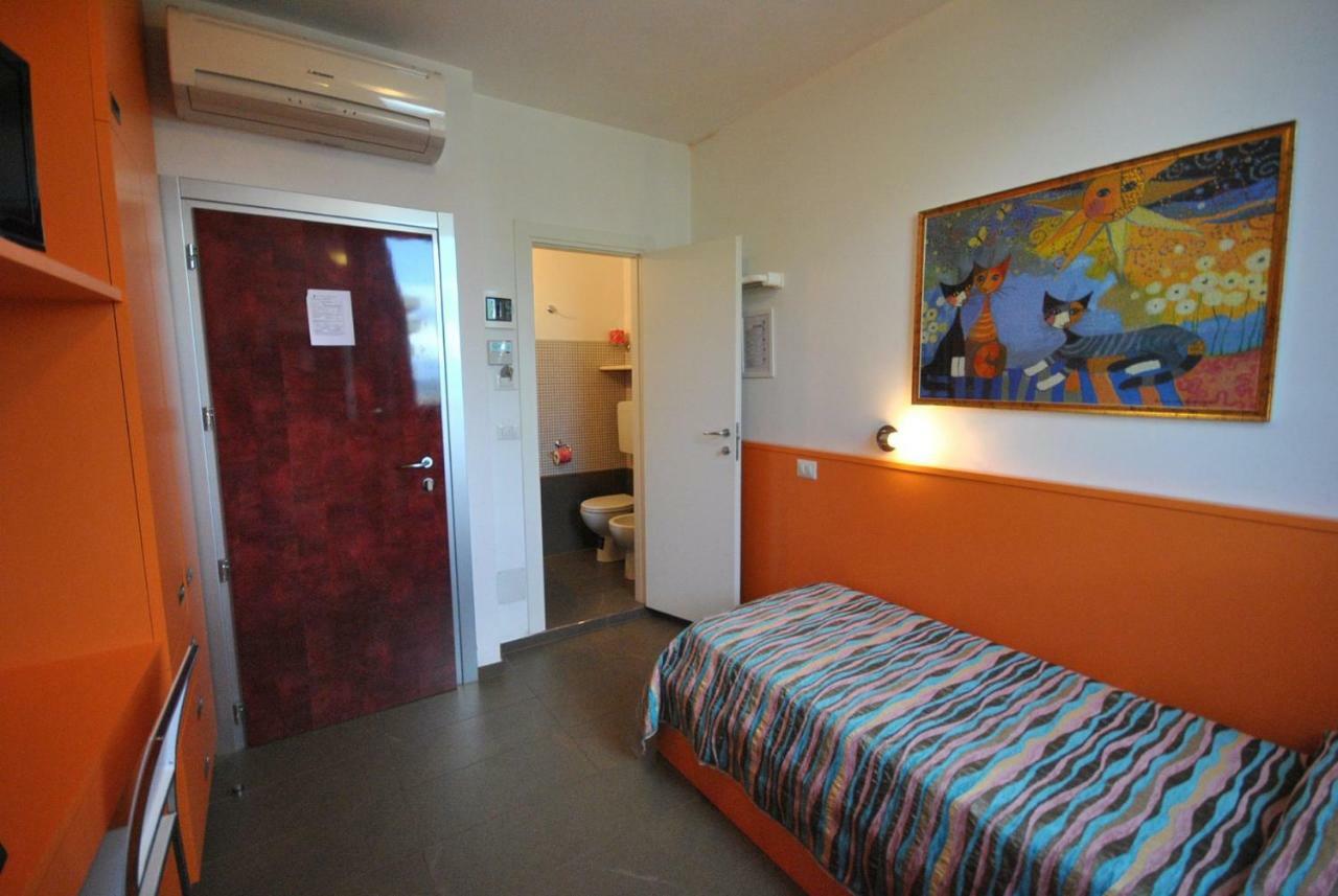 Hotel Prestigio Cesenatico Oda fotoğraf